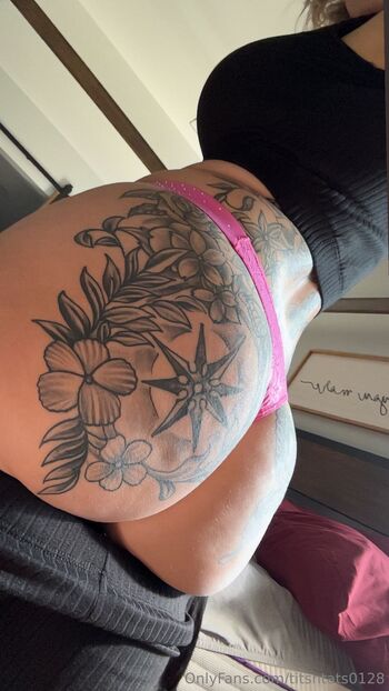 TitsTat / titsntats0128 / tits.tats0128 nude photo #24
