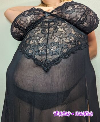 Titties and Feeties FRE / tittiesandfeetiesfree nude photo #19