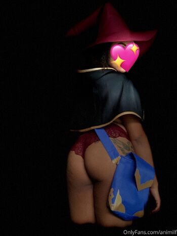 MILF Me / tittiesnlipstck nude photo #11