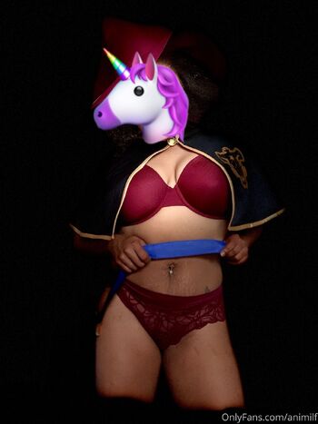 MILF Me / tittiesnlipstck nude photo #12