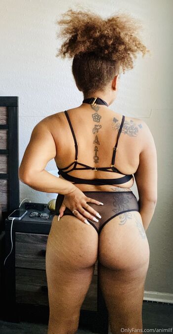 MILF Me / tittiesnlipstck nude photo #25