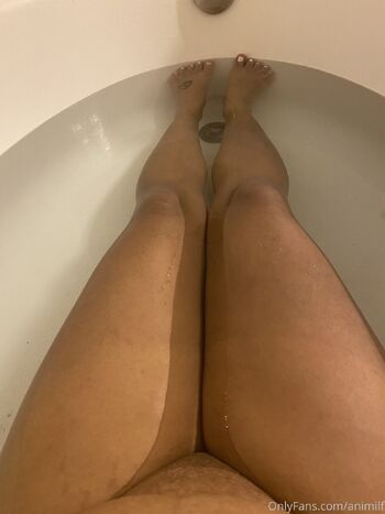 MILF Me / tittiesnlipstck nude photo #37