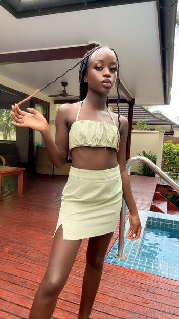 PETITE GF / traceycindyxxx nude photo #5