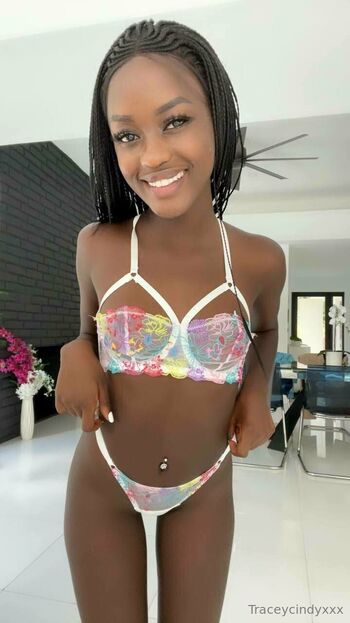 PETITE GF / traceycindyxxx nude photo #6