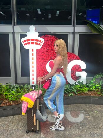 Trans Barbie online 24 / transbarbiexxl nude photo #4