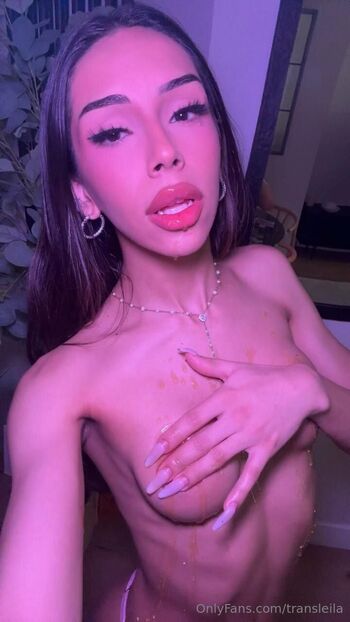 Leila / transleila nude photo #22