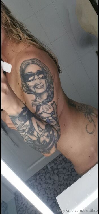 Trettifir / trettifire nude photo #1