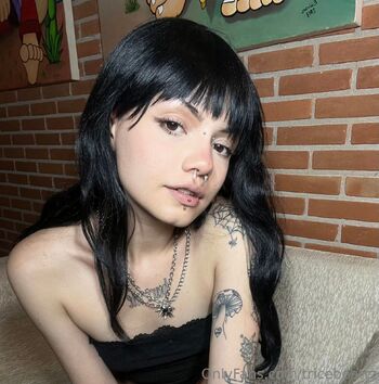 Tric / tricebeatrz / trice.sg nude photo #10