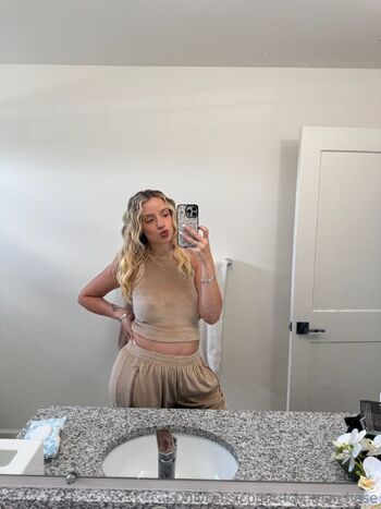 Trici / tricia.marchese nude photo #3