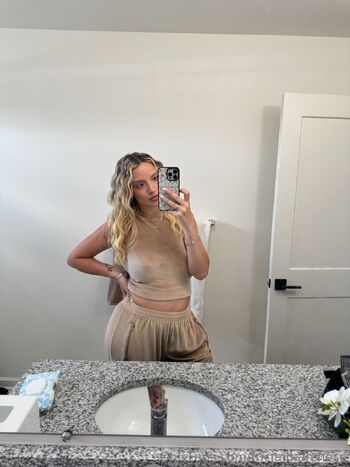 Trici / tricia.marchese nude photo #23