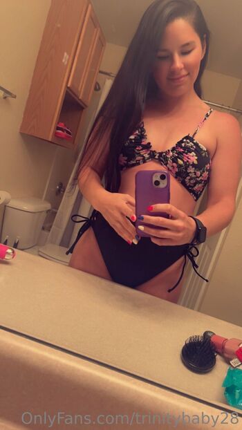 Tri / trinitybaby28 nude photo #14