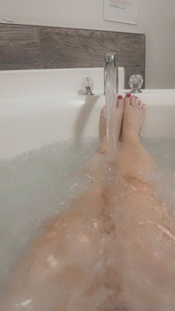 Bridge / triple-ds nude photo #6