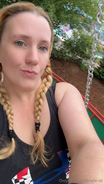 Bridge / triple-ds nude photo #21