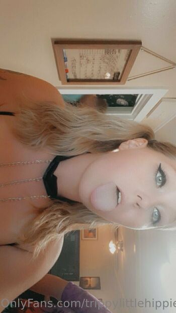 Mackenzie / trippylittlehippiefreak nude photo #20