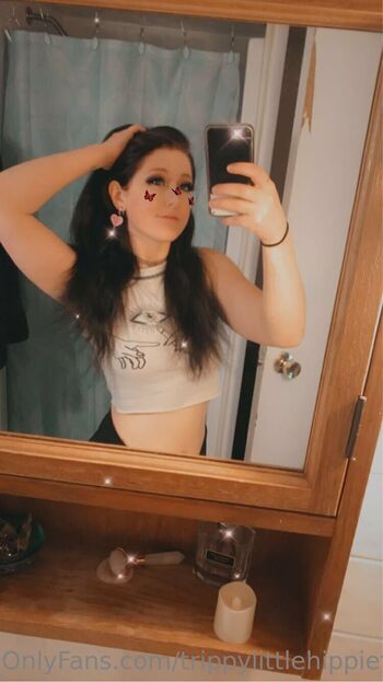 Mackenzie / trippylittlehippiefreak nude photo #24