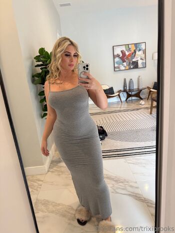 Trixi Brooks The Thick Barbi / trixibrooks nude photo #2