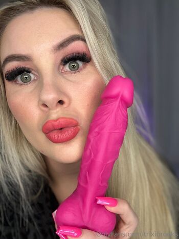 Trixi Brooks The Thick Barbi / trixibrooks nude photo #5