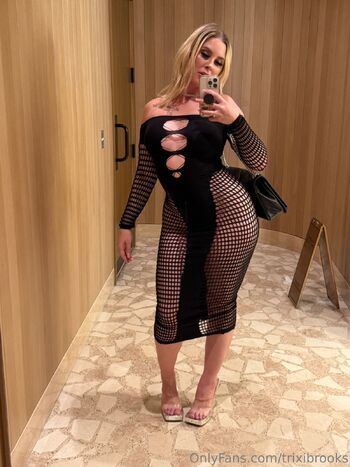 Trixi Brooks The Thick Barbi / trixibrooks nude photo #31