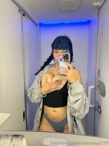 trixievenus777 nude photo #9