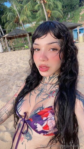 Troya Malefig / troyamalefiga nude photo #1