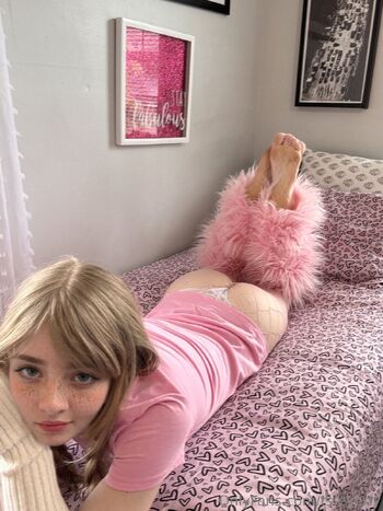 Everly micropen / ts.everly nude photo #1