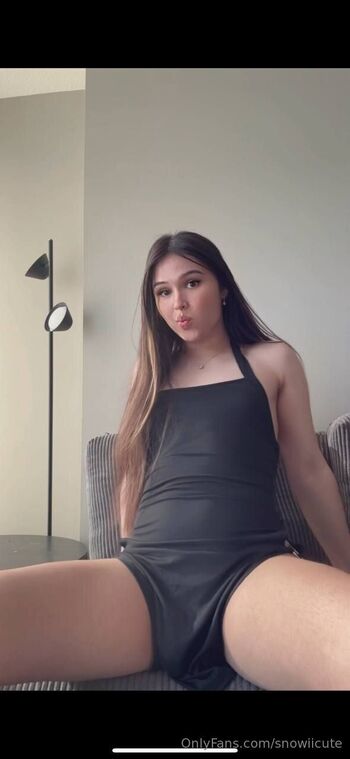 Ashle / ts.snowiii nude photo #35