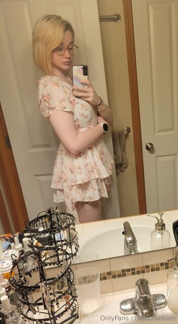 Sylvie Fa / tsfaebiee nude photo #1