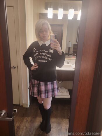 Sylvie Fa / tsfaebiee nude photo #3