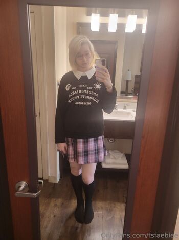 Sylvie Fa / tsfaebiee nude photo #4