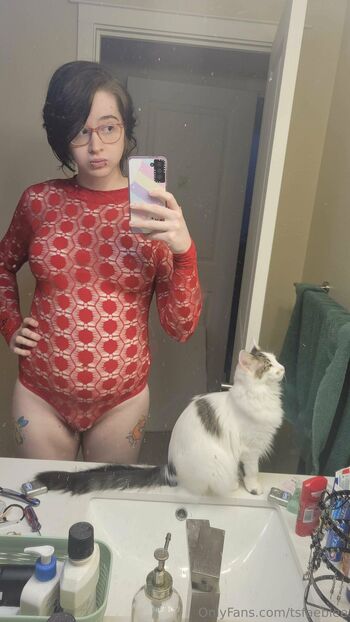 Sylvie Fa / tsfaebiee nude photo #11