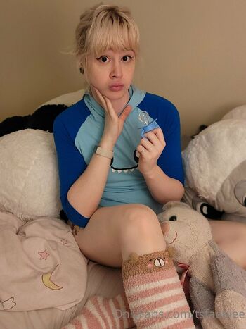 Sylvie Fa / tsfaebiee nude photo #34