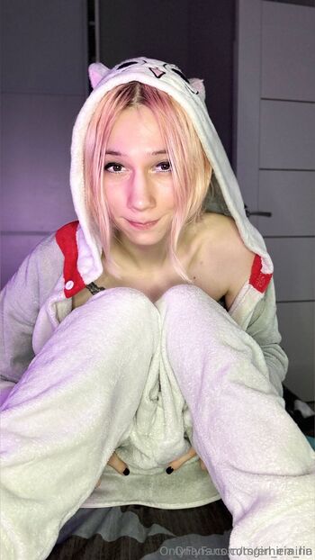 Emiria T / tsgirl_emiria nude photo #33