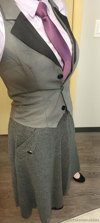 Katie Madiso / tskatiekuddles nude photo #2