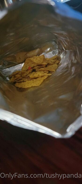 Giantess TushyPand / tushypanda nude photo #13