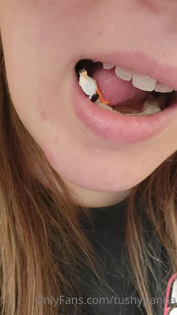 Giantess TushyPand / tushypanda nude photo #15