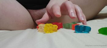 Giantess TushyPand / tushypanda nude photo #21