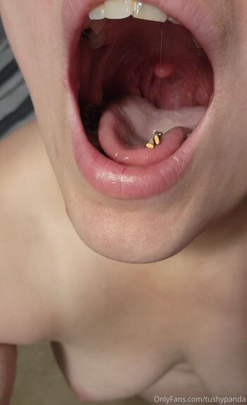 Giantess TushyPand / tushypanda nude photo #38