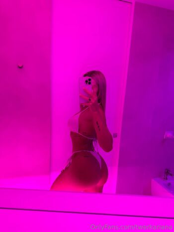 arianarose / twerkariana nude photo #26