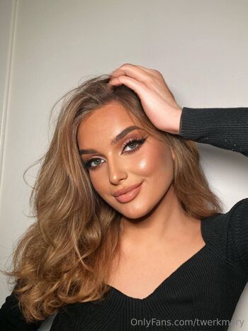 Lady Mary / twerkmary nude photo #4