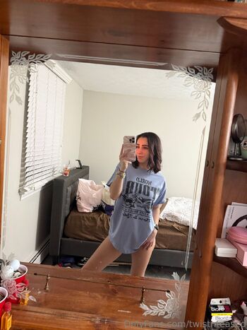 Tessas Asset / twistnteased nude photo #27