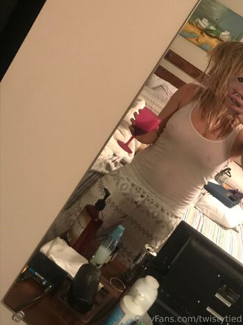 TwistyTie / twistytied nude photo #22