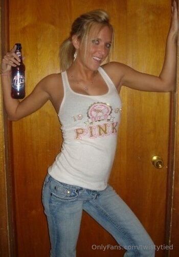 TwistyTie / twistytied nude photo #31