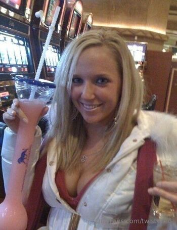 TwistyTie / twistytied nude photo #32