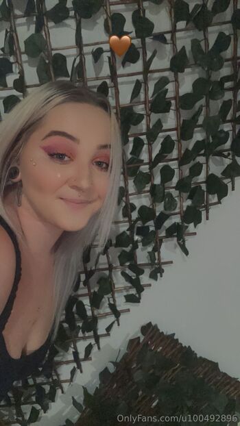 Paper Bag Girl / u100492896 nude photo #2