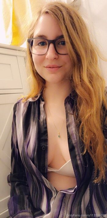 Sar / u113596278 nude photo #5