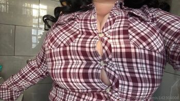 BustyVick / u142304008 / growingvicky nude photo #24