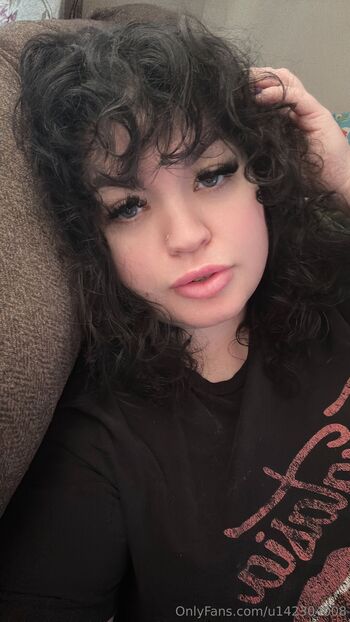 BustyVick / u142304008 / growingvicky nude photo #35