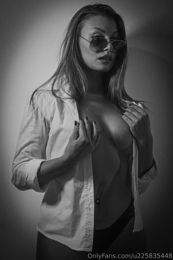 Massimiliano Capodivent / u225835448 nude photo #1