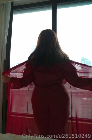 AliceInTrainin / u261510249 nude photo #1