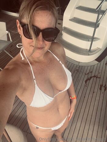 CharlizeFoXX / u271858293 / cdn_hotwife_foxygin_2.0 / cdn_hotwife_foxygin nude photo #17